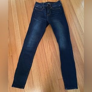 EUC Seven for All Mankind Gwenevere medium wash skinny jeans